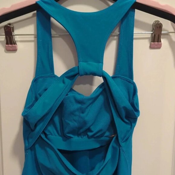 Old Navy Women’s Athletic Active Tank Top - Picture 2 of 4